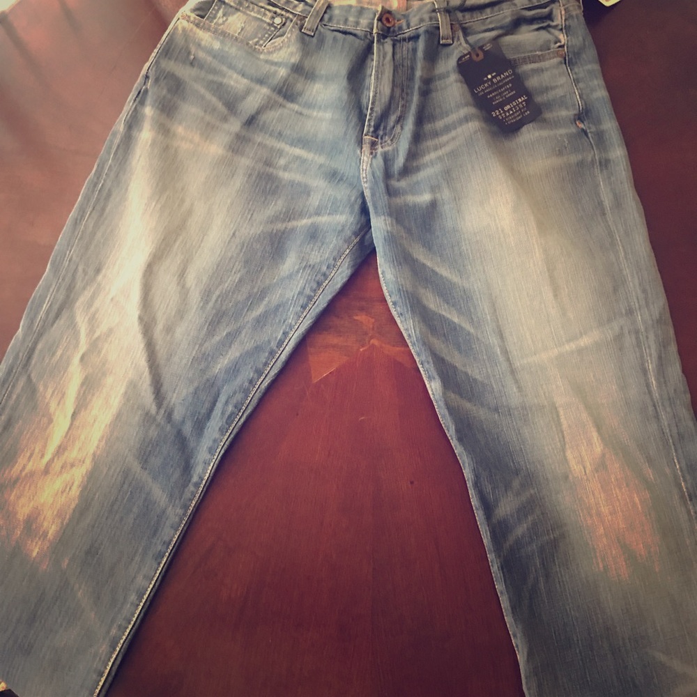 NWT.  Lucky Jeans 34x32. Original Straight Jeans